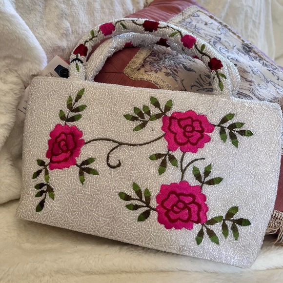 Floral Embroidered White and Pink Handbag excellent condition! Very nice!!! - Picture 3 of 11
